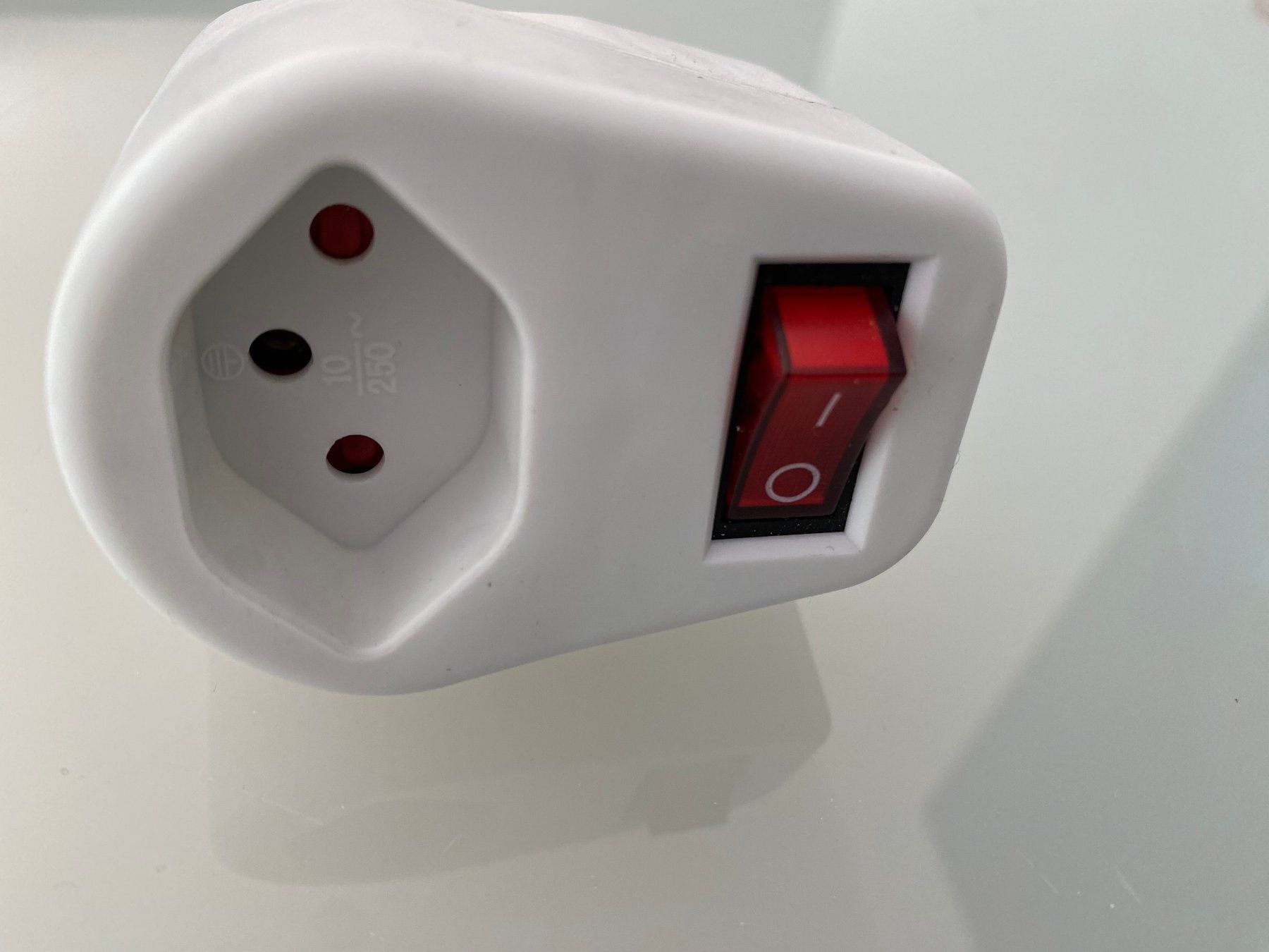 Spine: Steckdosenerweiterung: Elektrische Geräte einfach abschalten – Usato da Bern venduto da eric_lewis