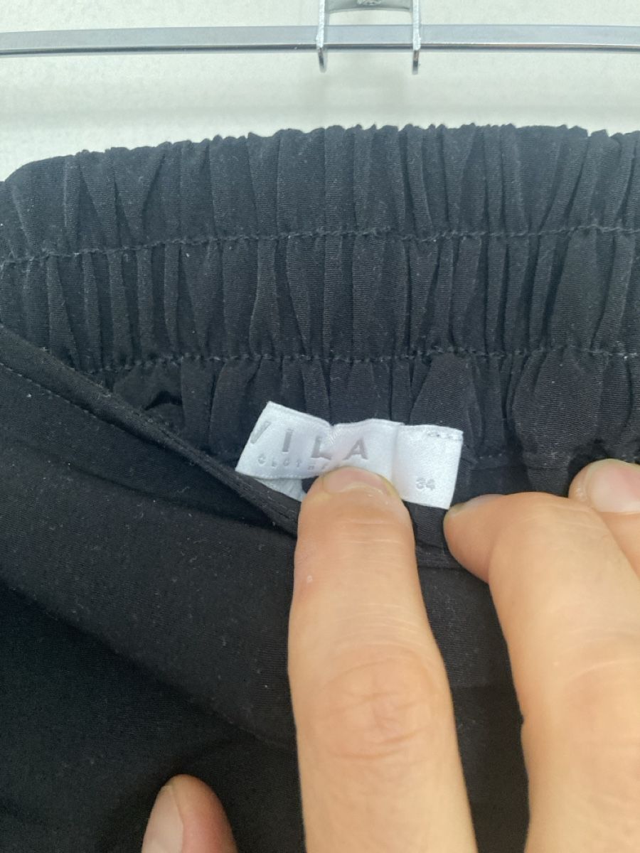 Vila Pantaloni: VILA Shorts – Usato da Bern venduto da mymo01 2