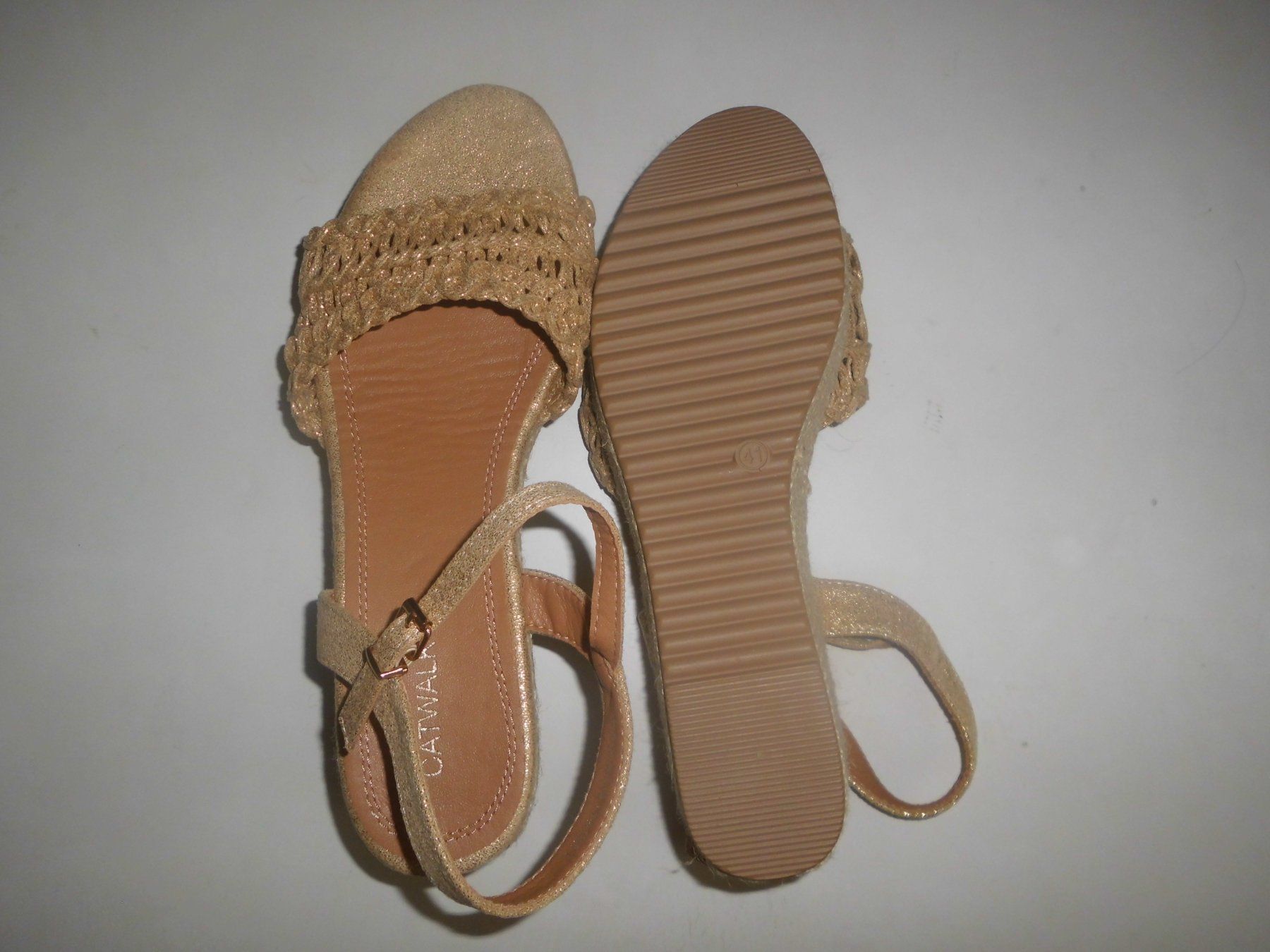 Damenschuhe: Sandale doré T. 41 – Neu (gemäss Beschreibung) aus Marin-Epagnier von Madja 2