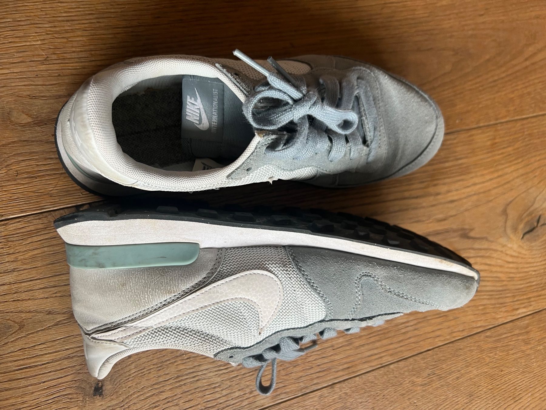 Nike Scarpe da donna: Grau Nike Damen Schuhe.. Gr. 39 – Usato da Uerikon venduto da Saffagirl 4