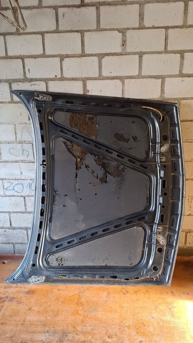 BMW Tutti pezzi di ricambio auto: BMW E30 Motorhaube – Usato da Sempach-Station venduto da Pitbikestore 2