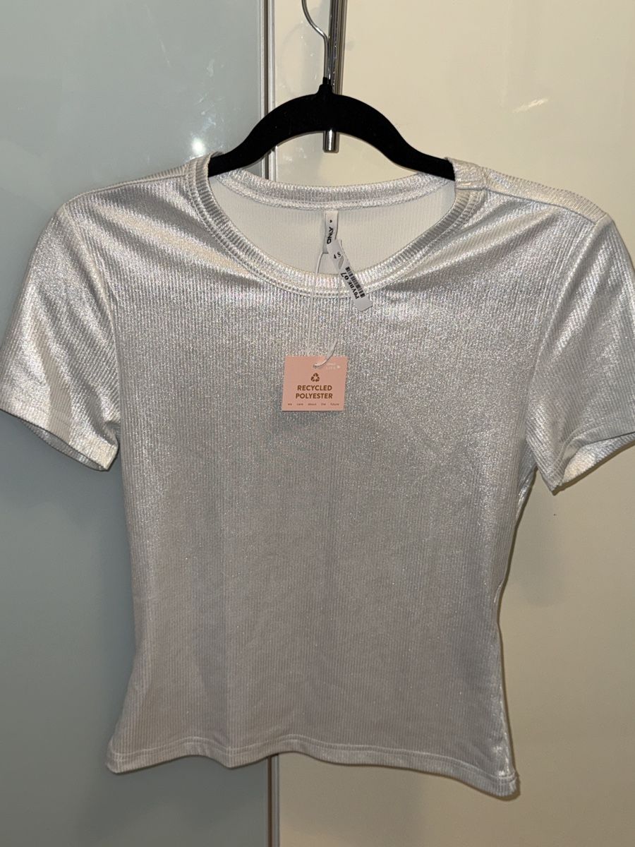 Only Camicette, T-shirt & Top: SILBERNES GLITZER-T-SHIRT – Nuovo (secondo la descrizione) da Schlieren venduto da kle_dis