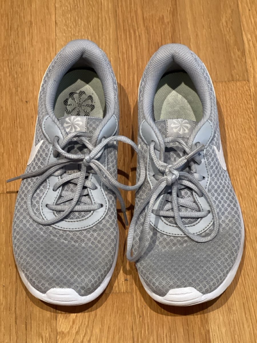 Nike Herrenschuhe: Nike Grey Running Shoes - Summer Ready, Size 39 – Gebraucht aus Zürich von JuneBaby12 3