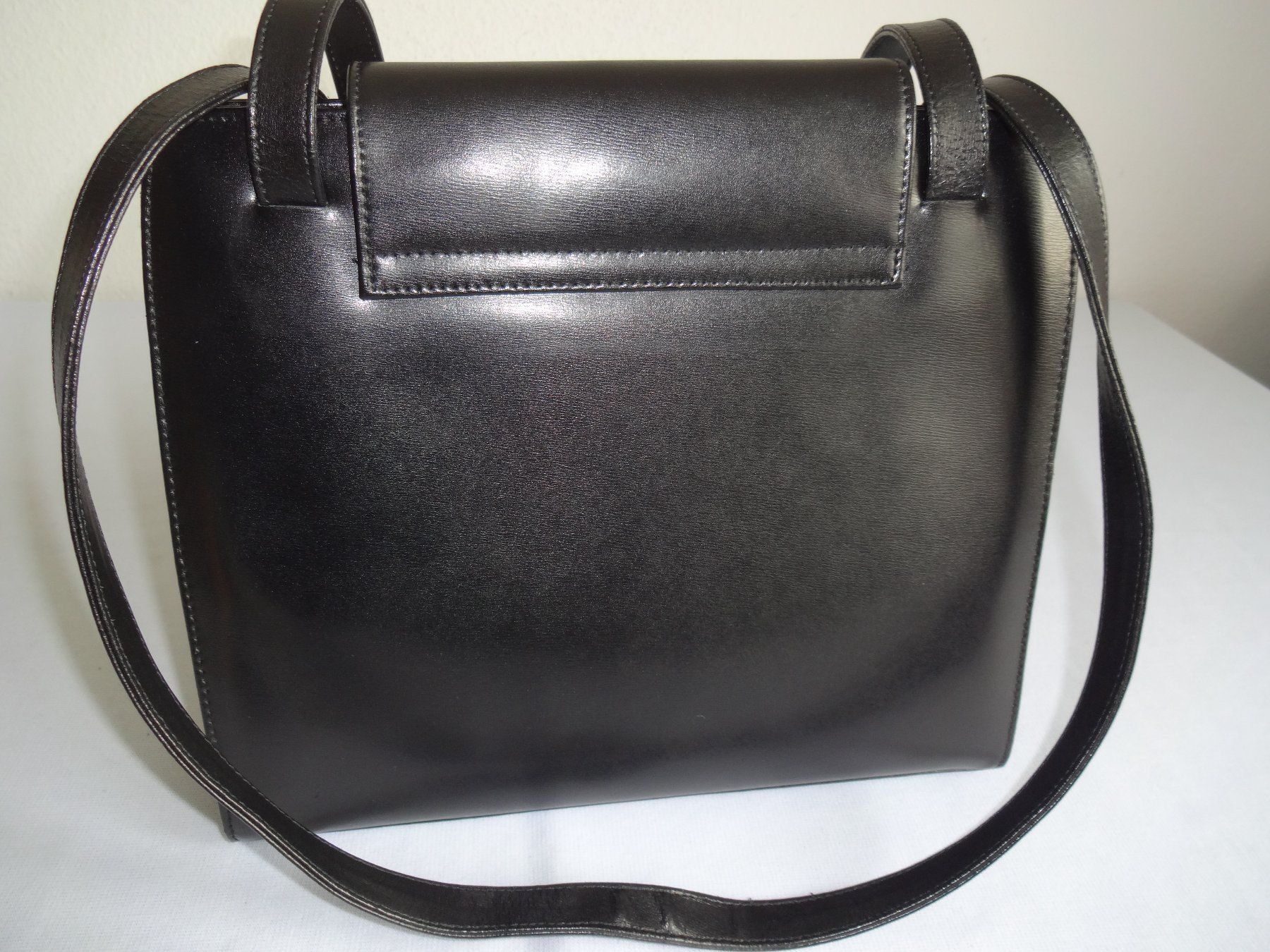 Mandarina Duck Borse da donna: *** MANDARINA DUCK *** Echtleder Umhängetasche – Usato da Frauenfeld venduto da rey06 6
