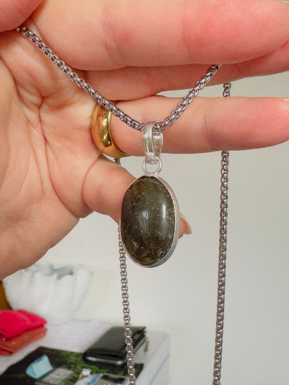 Ketten: Fashionable labradorite necklace – Neu und originalverpackt aus Genève von AGBERG 5