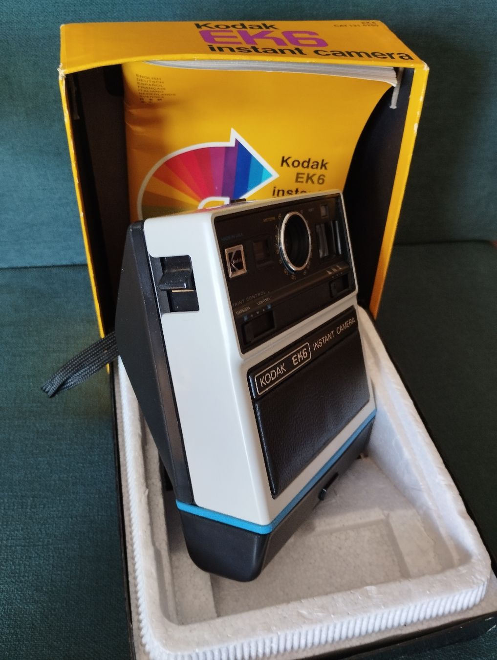 Kodak Kamera: Kodak EK6 instant camera – Defekt aus Villars-sur-Glâne von olhu 1
