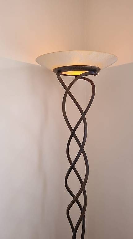 Lampade: Lampadaire halogène design avec variateur tactile  – Usato da Genève venduto da SuperBoat