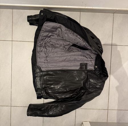 Giacca in pelle da moto Hevik taglia M-L, nera.
