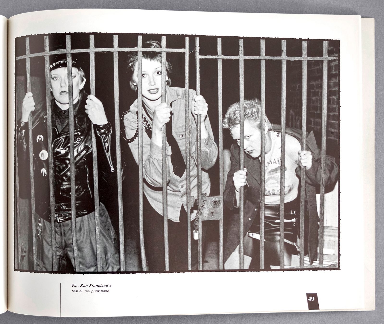 Bücher: WEIRD ANGLES von ƒ-STOP FITZGERALD - PUNKROCK 1982 – Gebraucht aus St. Gallen von kobayashi-maru 9