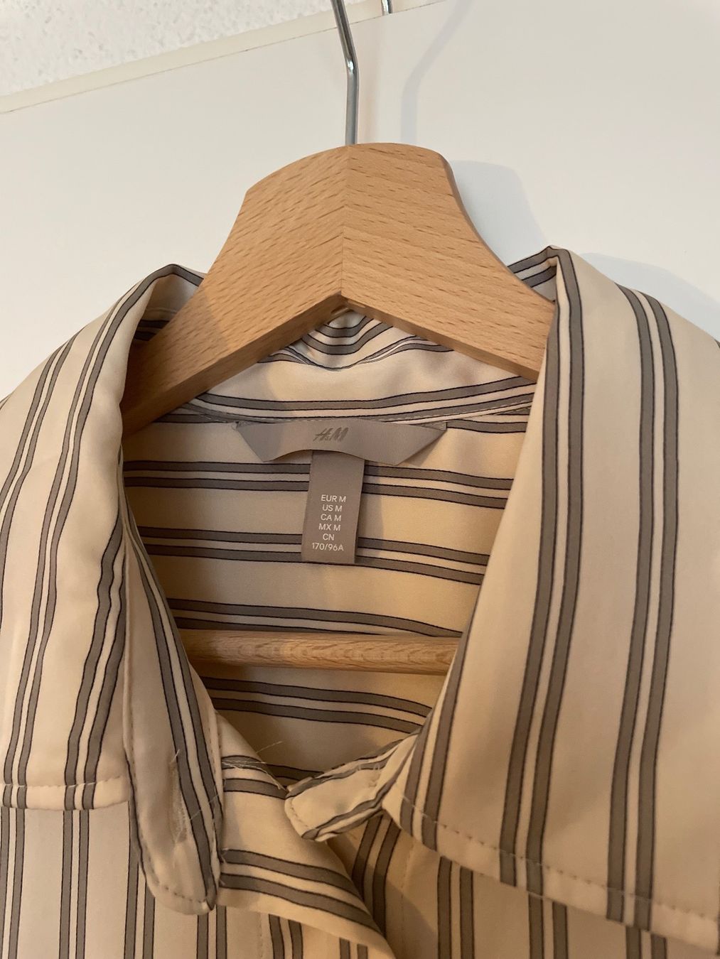 H&M Camicette: H&M Bluse beige gestreift – Usato da Steinmaur venduto da KrisTina2212 2