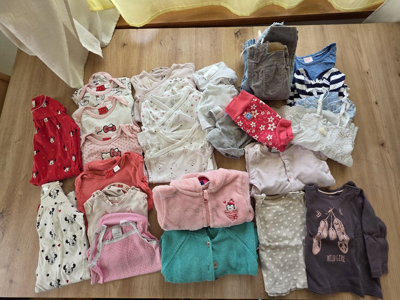 Lotti & Set di vestiti: Kleiderpaket Mädchen Gr. 62/68 – Usato da Dagmersellen venduto da coo91