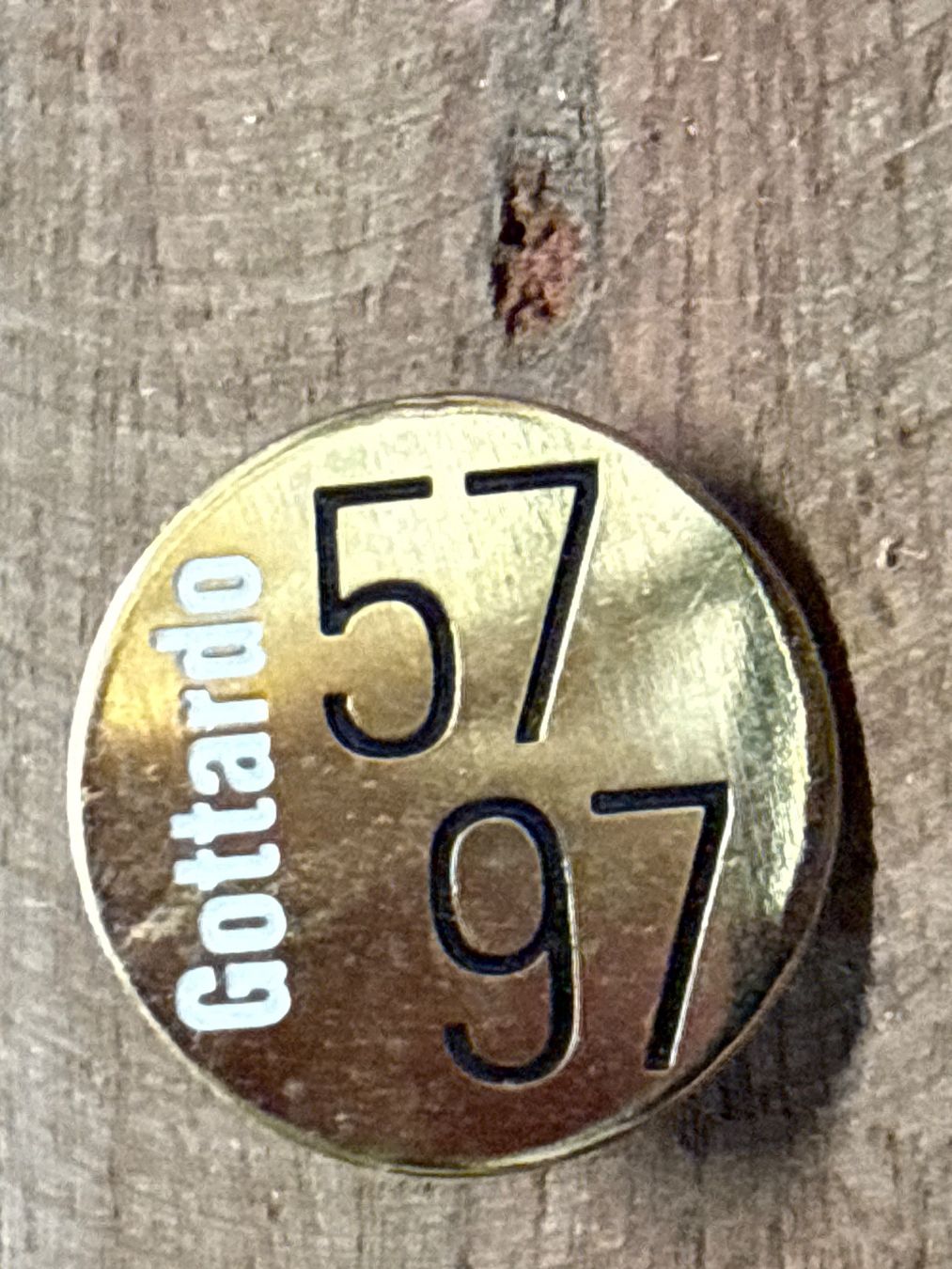 Placchette & Badge: Pin – Usato da Amriswil venduto da used2use