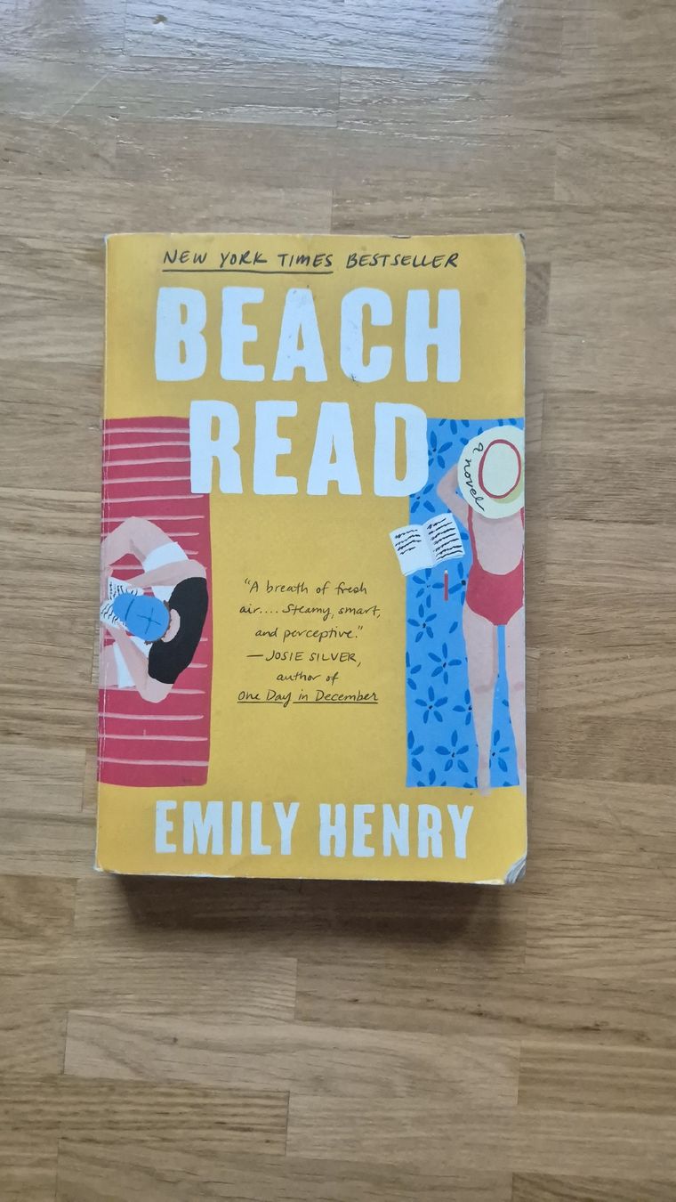 Bücher: Beach Read - Emily Henry (englisch) – Gebraucht aus Basel von svonscha