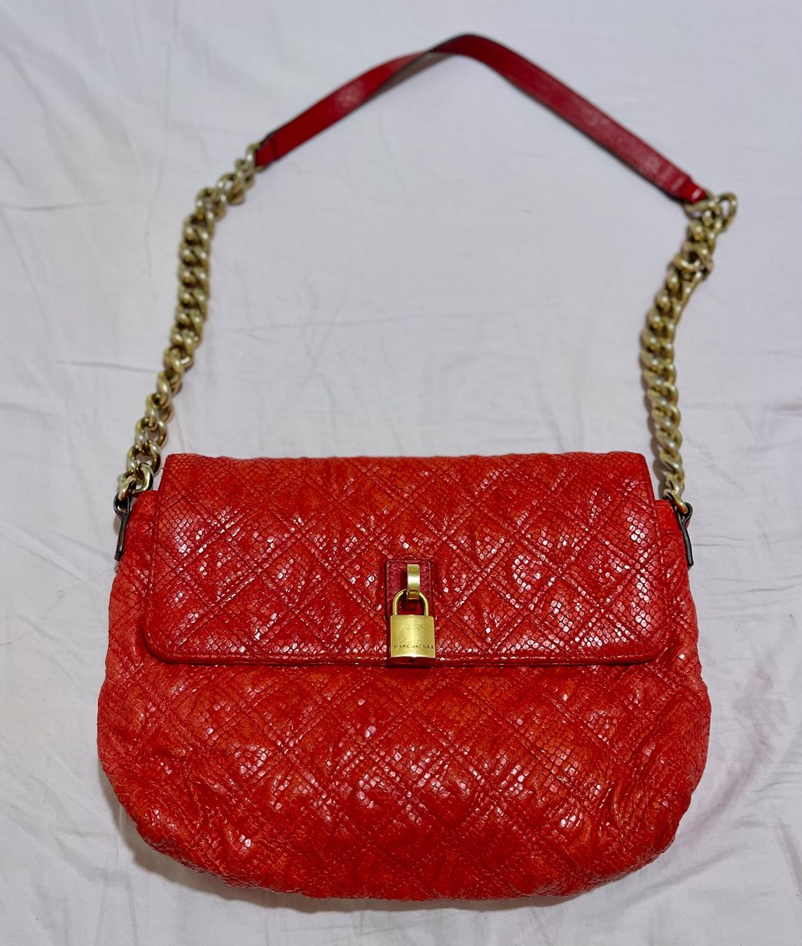 Marc Jacobs Taschen für Damen: Joli sac Marc Jacobs Rouge – Gebraucht aus Genève von Annilu