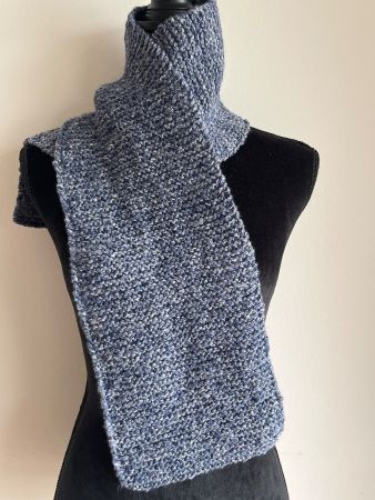 Warmer Winter Strickschal, Handgemacht, Blau, 17x111 cm
