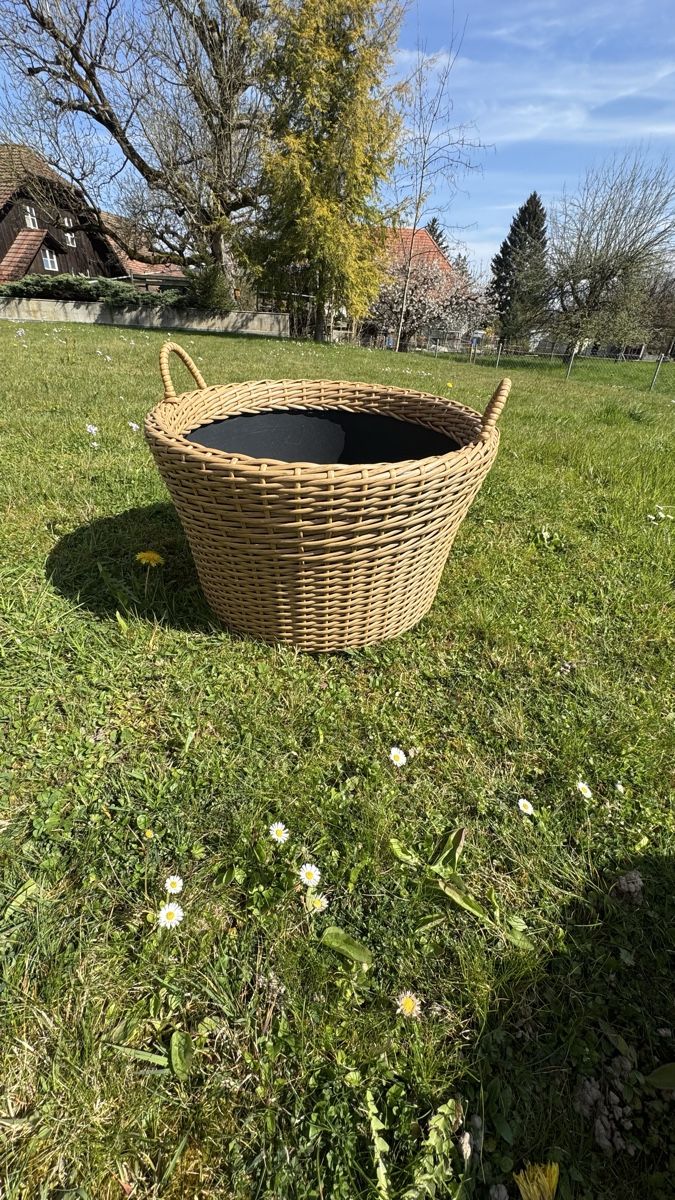 Vasi per fiori: Flower pot. 65 liters. – Nuovo (secondo la descrizione) da Unterentfelden venduto da che_9xcp
