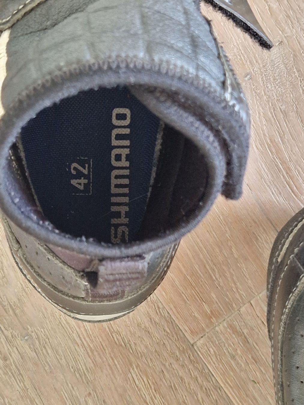 Shimano Chaussures hommes: Shimano Gortex Veloschuhe mit Thermoisolation Gr 42 – D'occasion à Küssnacht am Rigi par Mika014 4