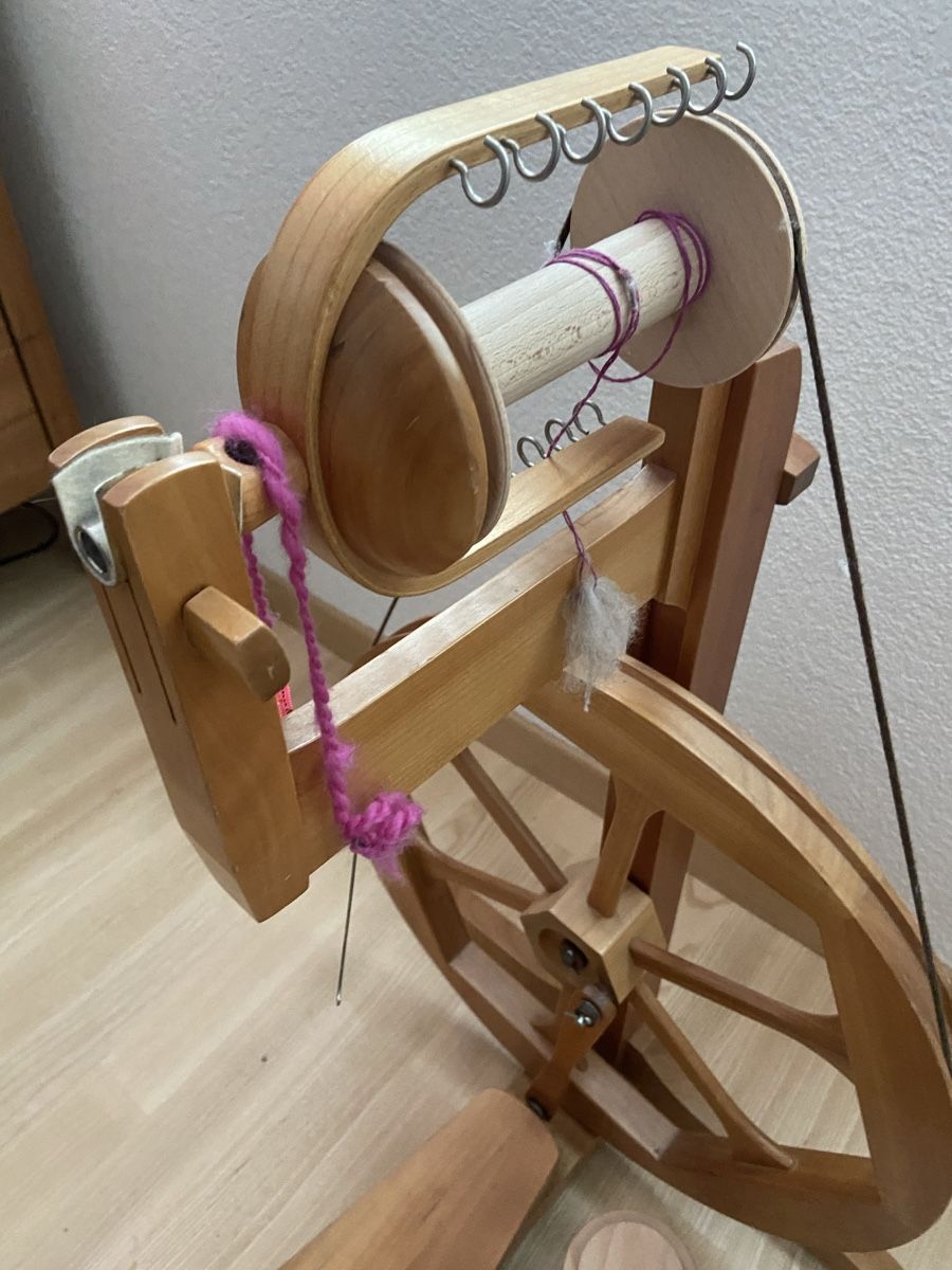 Spinnräder: Spinnrad Humanus – Gebraucht aus Fislisbach von  1