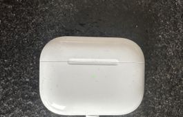 Apple AirPods Pro Ladecase inkl defekter AirPods