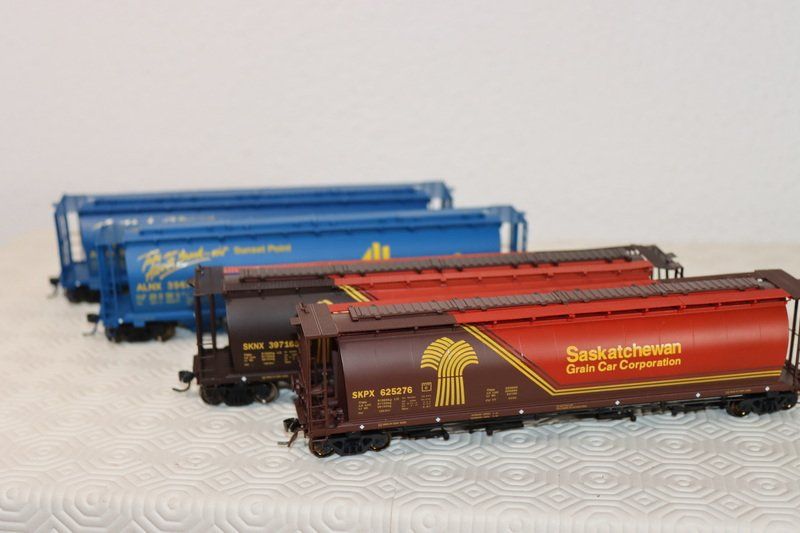 Modelleisenbahnen: 4 US Güterwagen ( 552 ) – Gebraucht aus Kerzers von Winu64