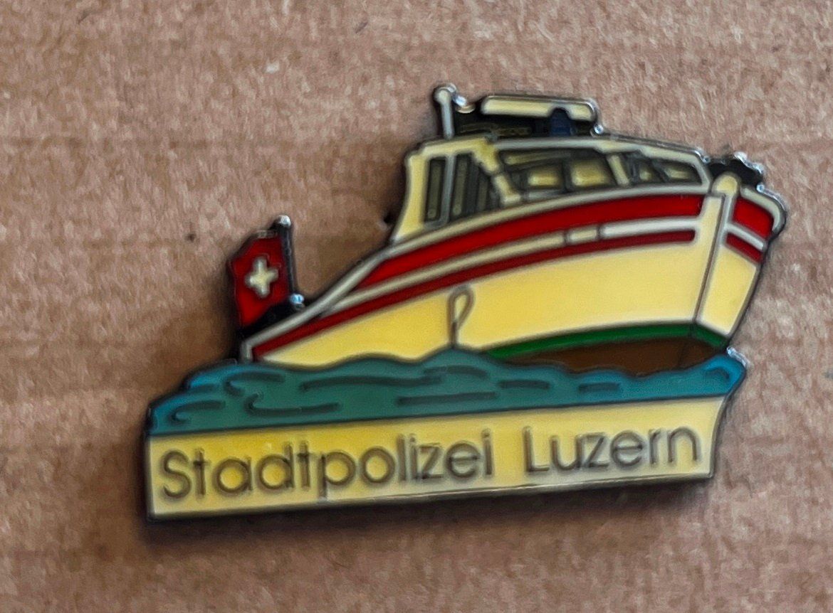 Placchette & Badge: Pin, Stadt Polizei Luzern – Usato da Obernau venduto da Wgnom