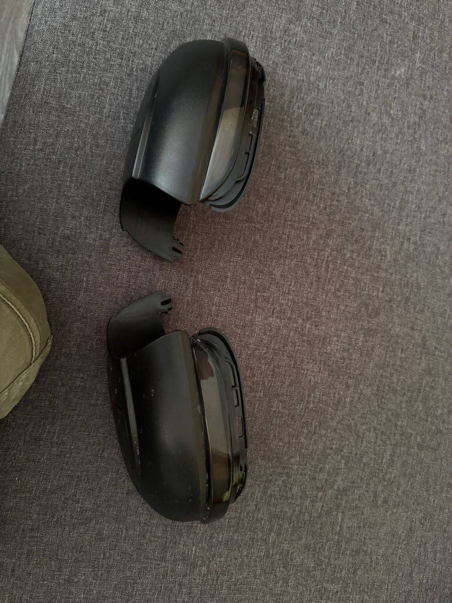 Volkswagen Tutti pezzi di ricambio auto: Golf 6 Spiegelblinker dynamisch  – Usato da Sumvitg venduto da arm_myp2 1