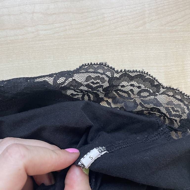 Top: Crop top S – Usato da Itingen venduto da alexasoldie 2