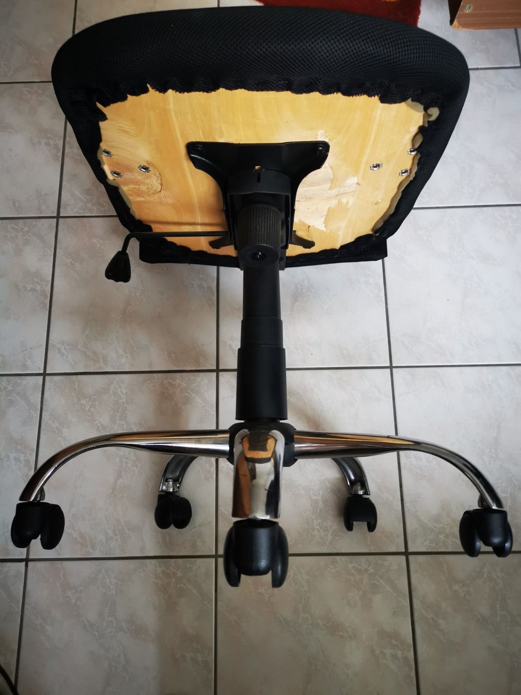 Sedie: Chaise de bureau ergonomique noire – Usato da Courtepin venduto da mara_1808 2