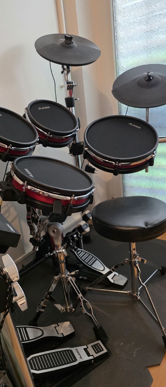 Alesis Strumenti musicali: Alesis Crimson II E-Drum Kit – Usato da Sevelen venduto da JohnnyDeath88 2