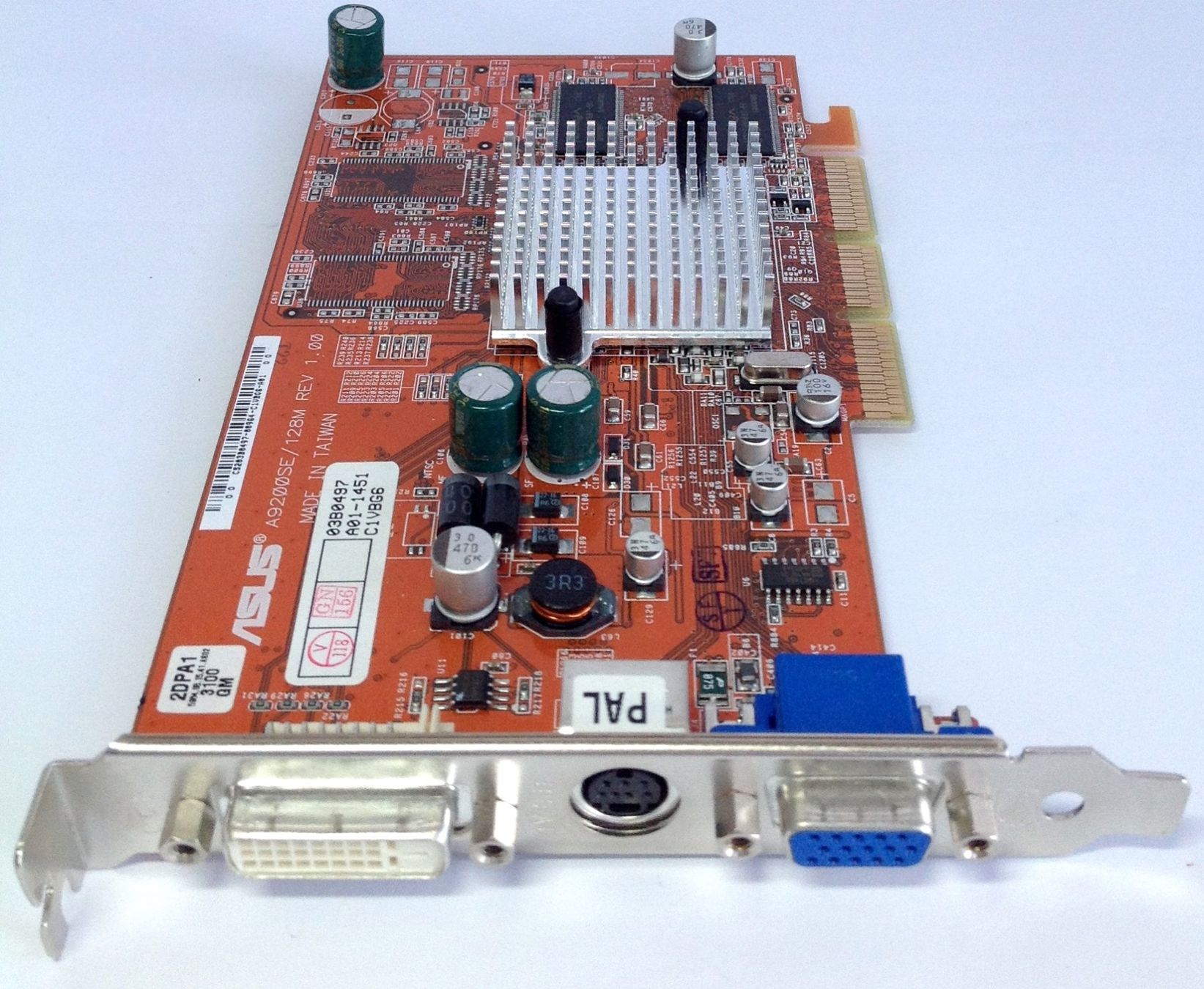 Grafikkarten: ATI Radeon 9200SE Grafikkarte 128MB 64-Bit AGP DVI TV-OutVGA – Gebraucht aus Reinach AG von RiesenServicesGmbH