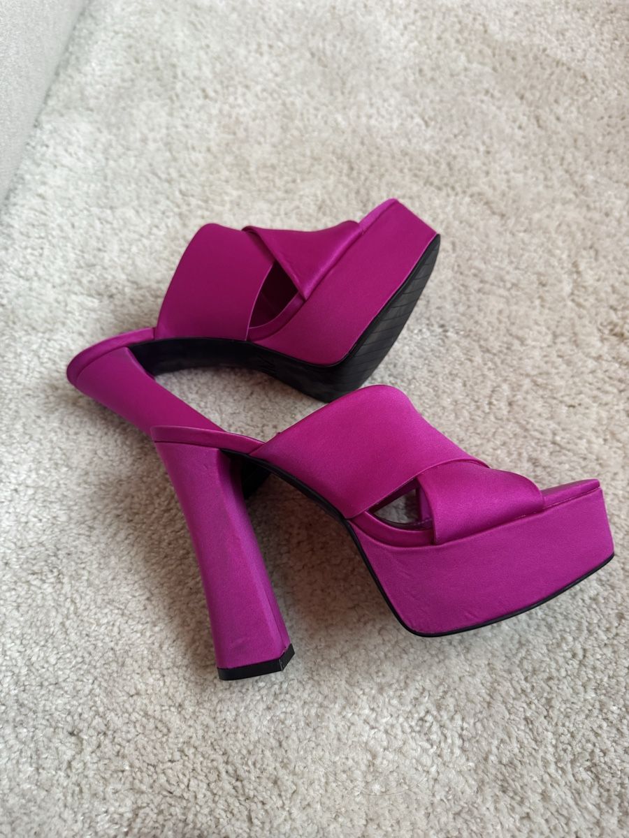 Chaussures femmes: Sandalen – Neuf (Voir description) à Reinach AG par MineD