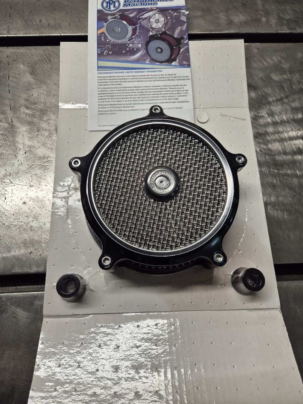 Harley-Davidson Tutti i ricambio per moto: Filtre à air Harley-Davidson Performance Machine – Nuovo e nell'imballaggio originale da Le Locle venduto da CHEGUA