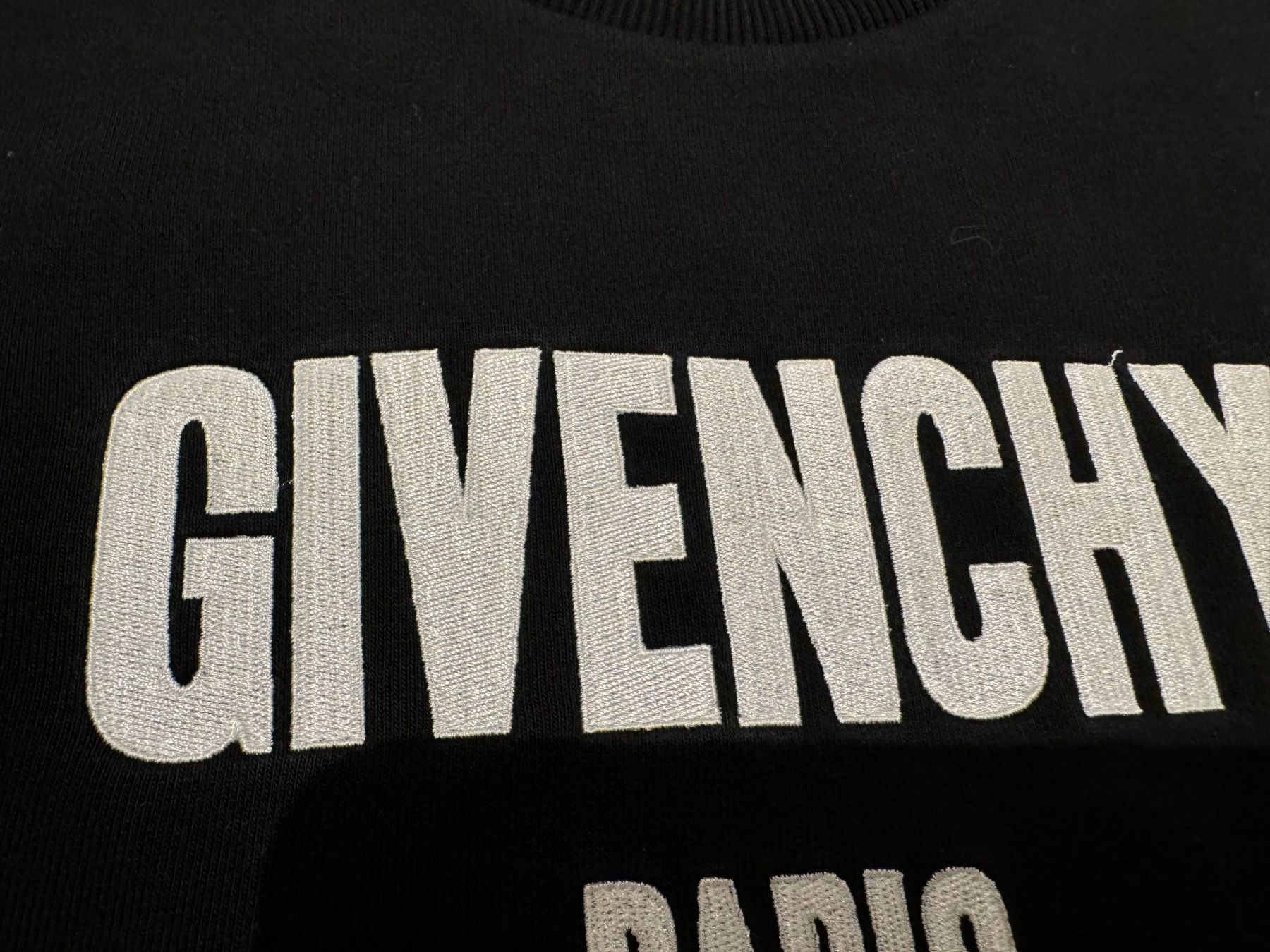 Givenchy Maglioni & Felpe: Givenchy sehr schöner Pulli, 10J 140 NP 194 Fr – Usato da Klingnau venduto da Markus14 1