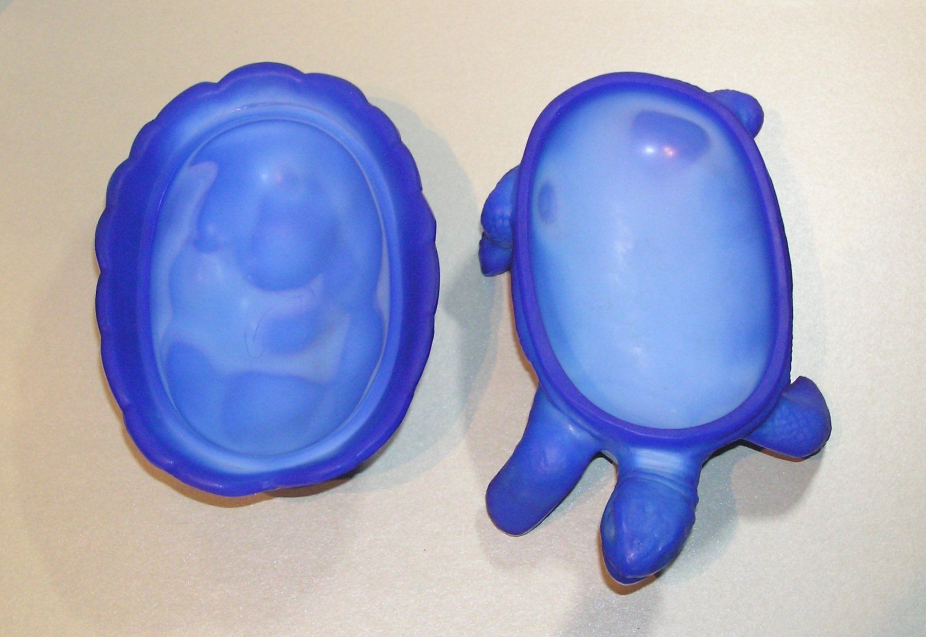 Figuren: Blaue Glas Bonboniere Schildkröte – Gebraucht aus Grenchen von Antique-hunter 2