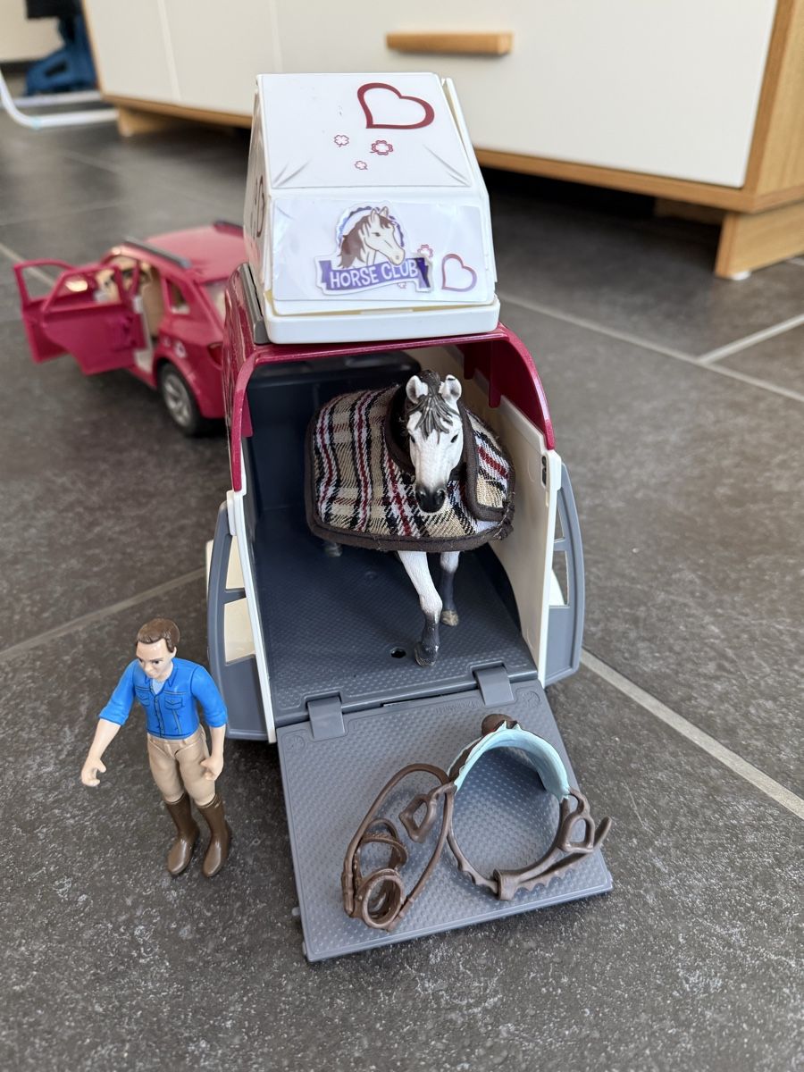 Schleich Giocattoli: Schleichpferde mit Stall – Usato da Zürich venduto da Sonnenkind2015 3