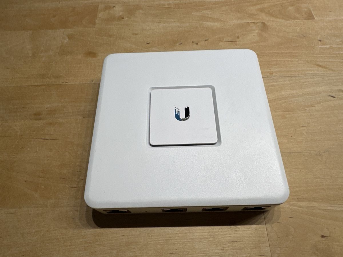 Firewall: Ubiquiti UniFi Security Gateway USG – Gebraucht aus Schwerzenbach von Marsupi 3