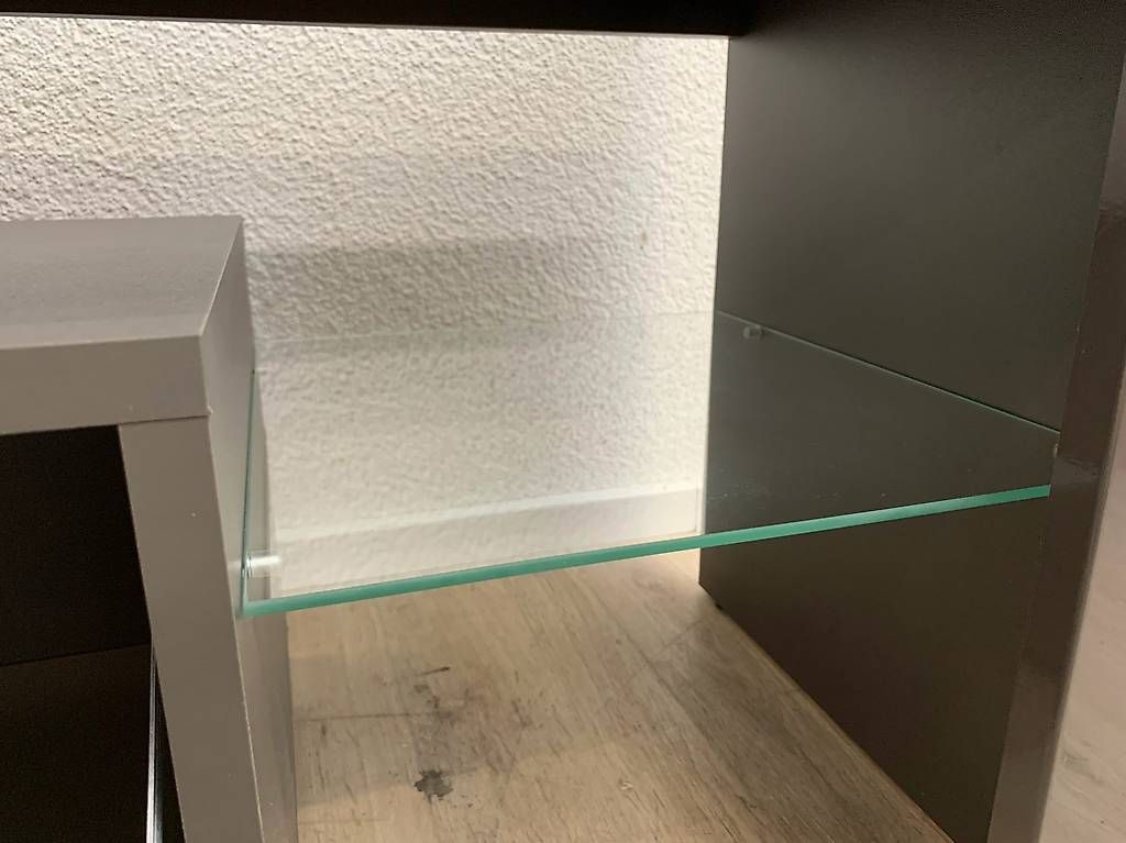 Mobili TV: TV Lowboard Anthrazit Hochglanz mit Klappfächern, Glasböden – Usato da Obernau venduto da Arche_Noah_Brocki 7