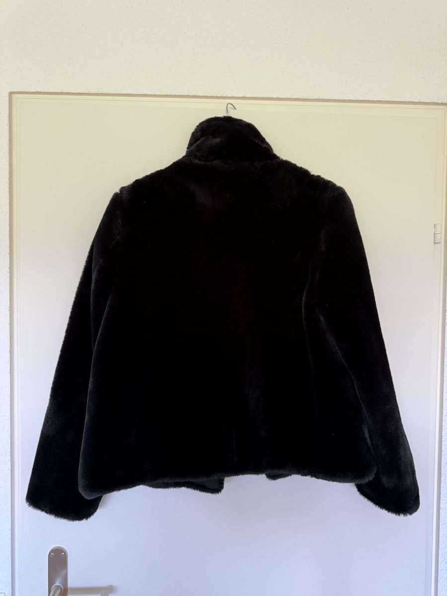 Mango Jacken: NEU Wintermalntel Fakefur Schwarz Grösse S Mango – Neu (gemäss Beschreibung) aus Zug von MC2CC 2