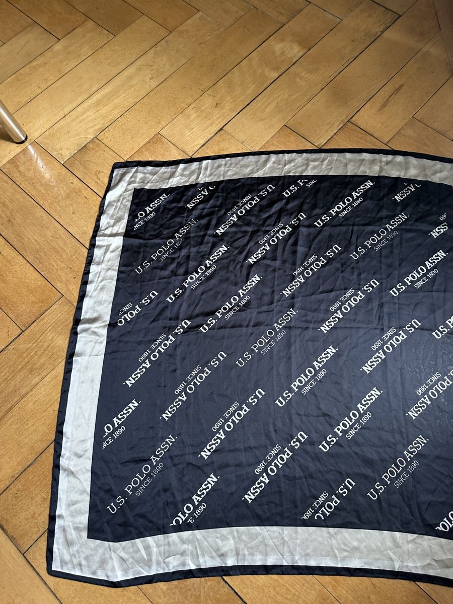 Foulards, Tücher & Schals: Seidentuch U.S. Polo Assn. quadratisch – Neu (gemäss Beschreibung) aus Luzern von w.welihodska