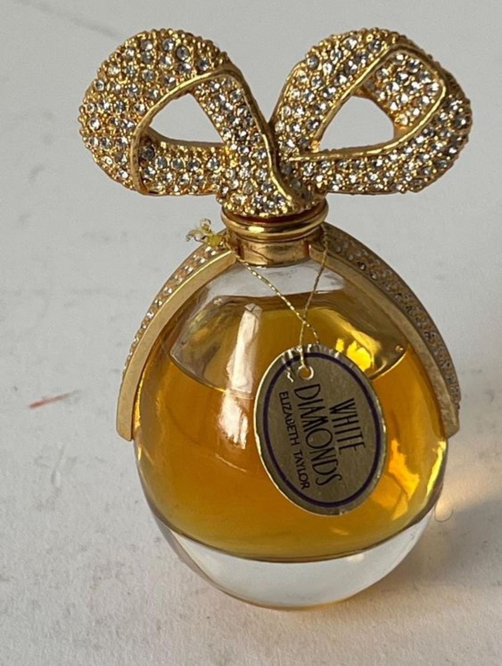 Profumi & Eau de Toilette: Parfum ELIZABETH TAYLOR White Diamonds 30ml – Usato da Kestenholz venduto da Porsche117
