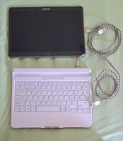 Samsung Galaxy Tab S mit Tastatur und Ladekabel