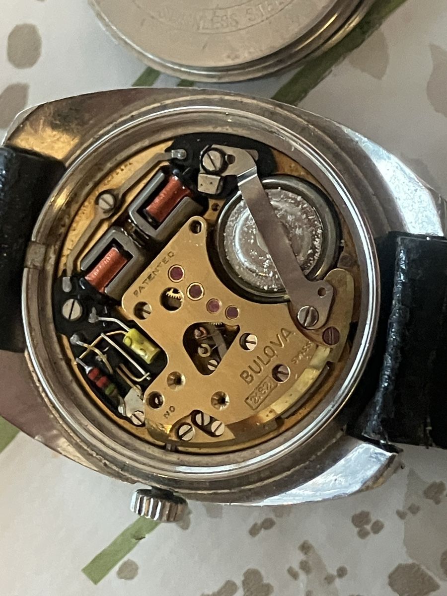 Bulova Uhren: Bulova accutron  – Defekt aus Fribourg von Snoopy-Mousi 4