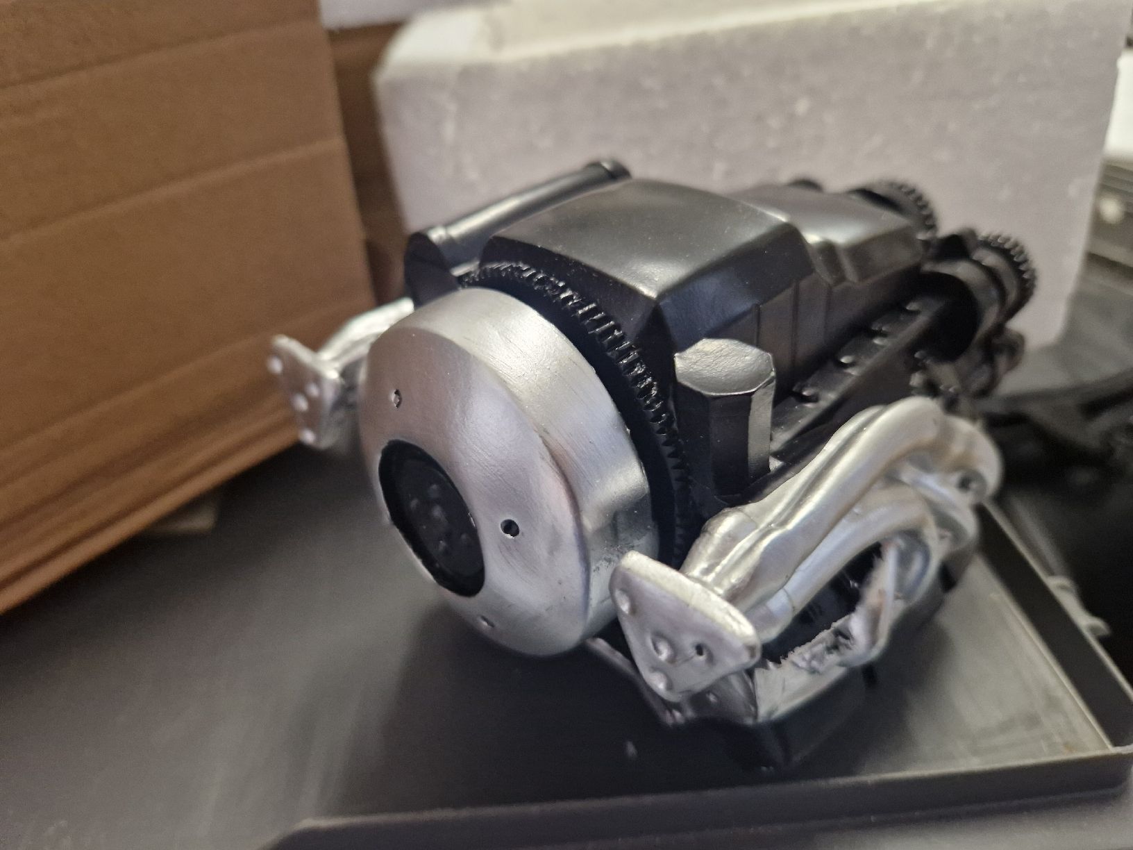 Kit di modellismo & Modellini statici: Modell eine V8 Motors - Kunststoff – Nuovo (secondo la descrizione) da Zofingen venduto da Migiskau 2