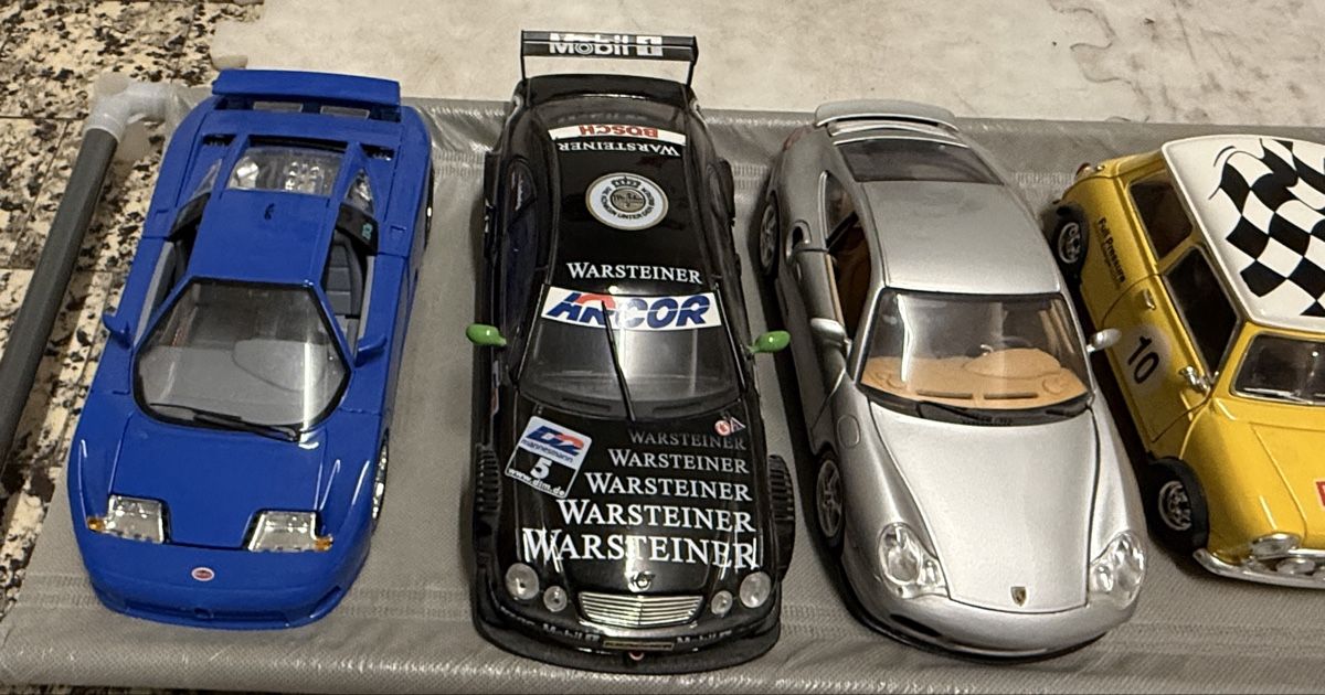 Voitures modèles: Sammlung Modell Autos 1:18 – D'occasion à Schwyz par Aasterix 1