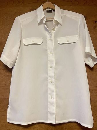 weisse kurzarm Damenbluse Gr. 42 mit Schulterpolster