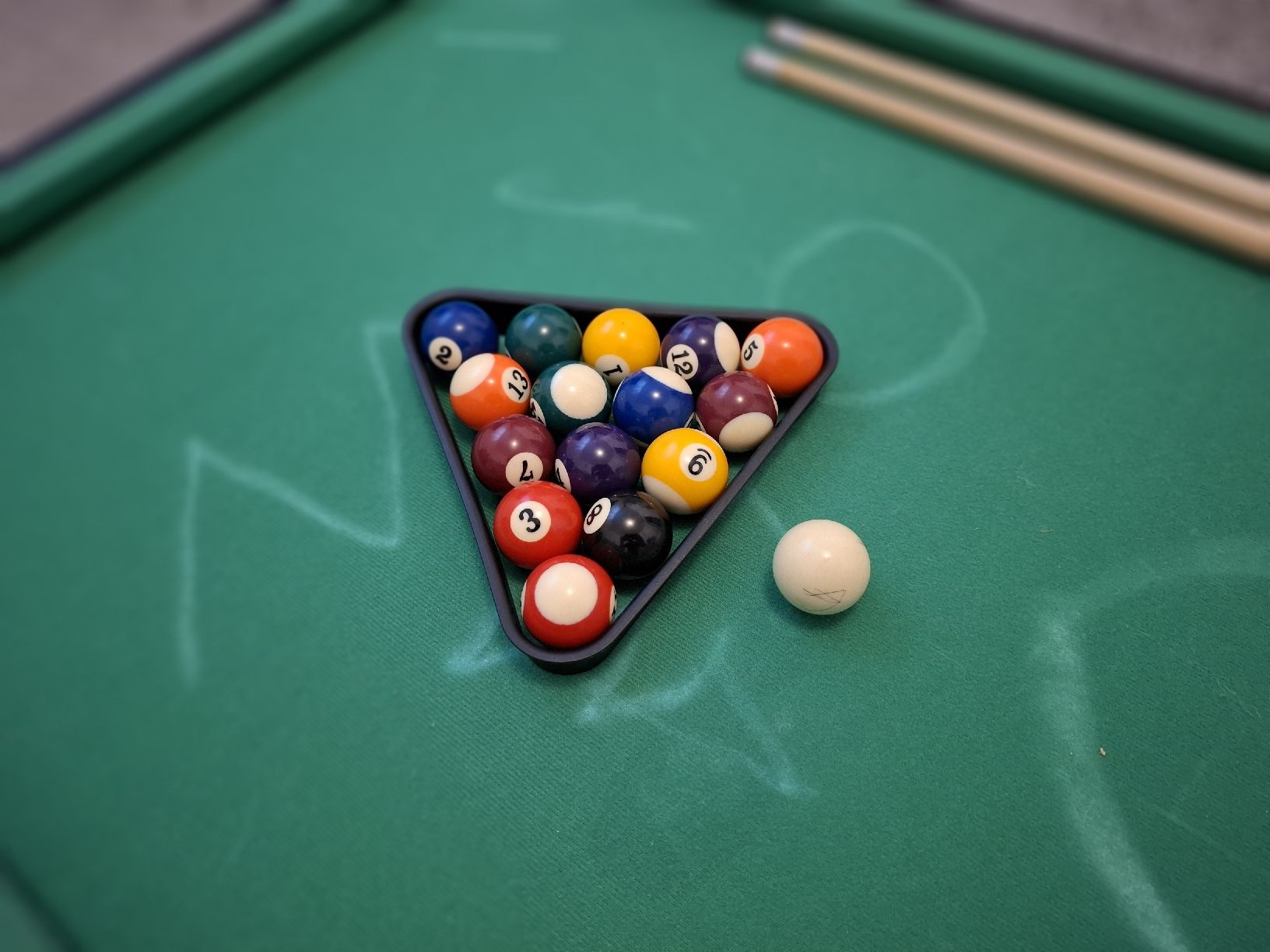 Tables de billard: Mini Billardtisch mit Zubehör und Bällen – D'occasion à Luzern par wvg_lt6m 2