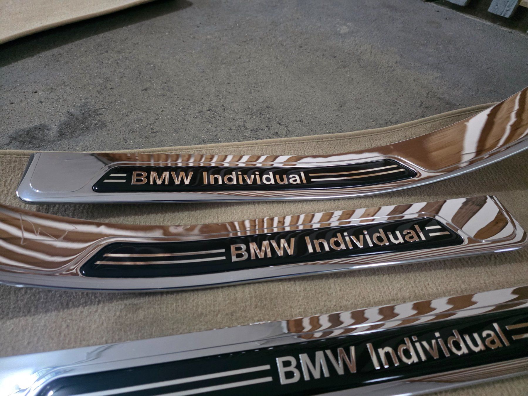 BMW Toutes les pièces auto: BMW e38 Individual Einstiegsleisten – D'occasion à Scherzingen par Benjanil 2