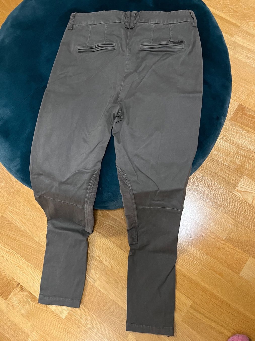 Pantaloni: Hose dunkelgrau/braun Gr.38 – Usato da Arlesheim venduto da Eli_77 1