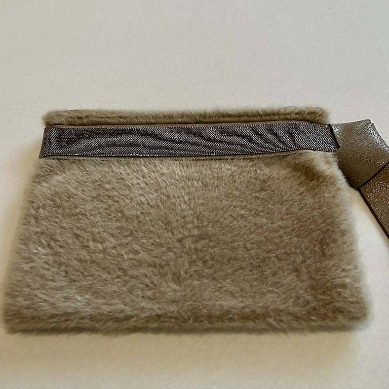 Borse da donna: Brunello Cucinelli Shearling Pouch mit Monili-Details  – Usato da Emmetten venduto da kel_982x 2