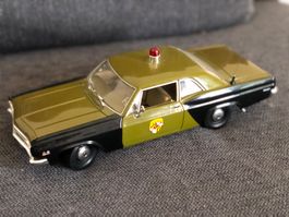 1966 CHEVROLET BISCAYNE POLICE CAR 1:18  1.150KG AUTO WORLD